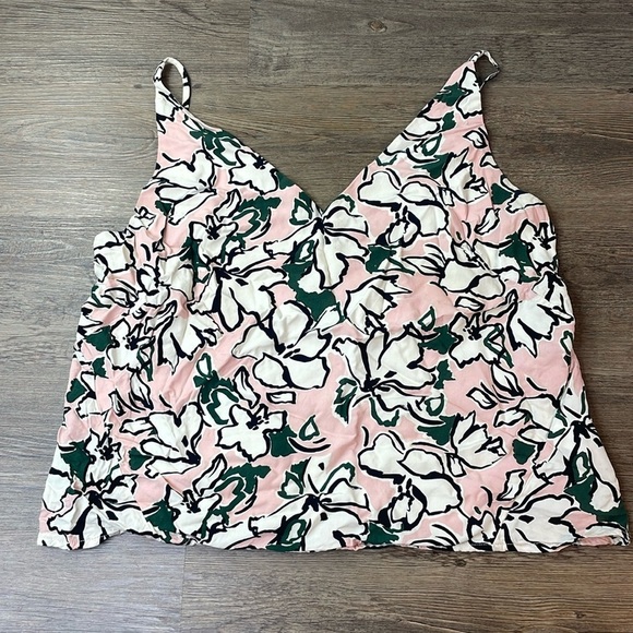 Banana Republic Factory Tops - Banana Republic Factory Women’s Pink Cream Cropped Floral Tank Blouse, Large
